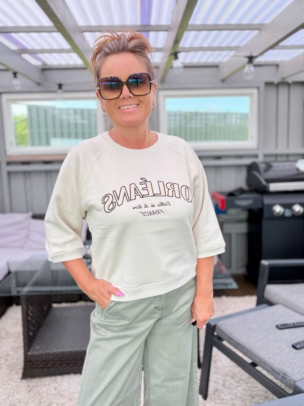 Kamela Sweatshirt – Moonbeam