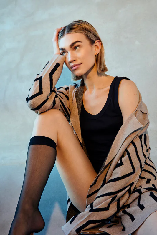 Claura cardigan Simply Taupe w. Black