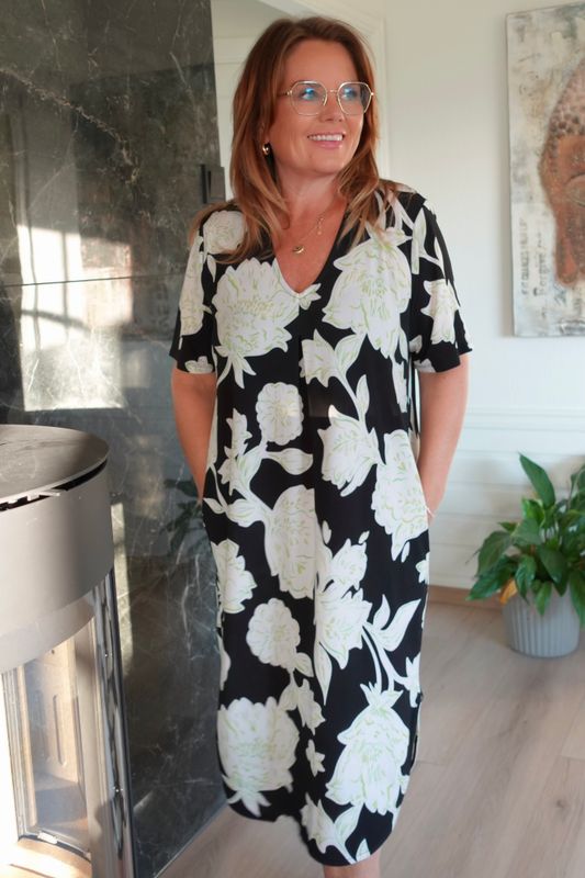 Floi dress Black w. Bud Green