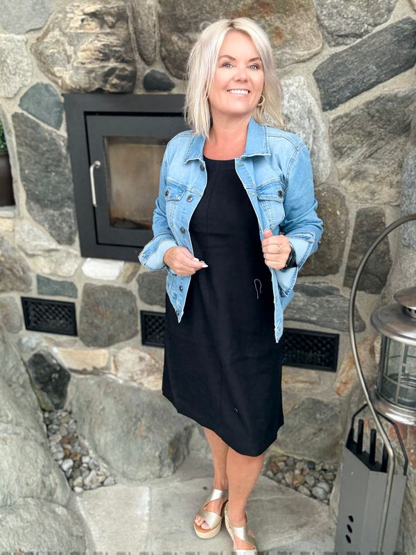 Lava dress med knapper sort