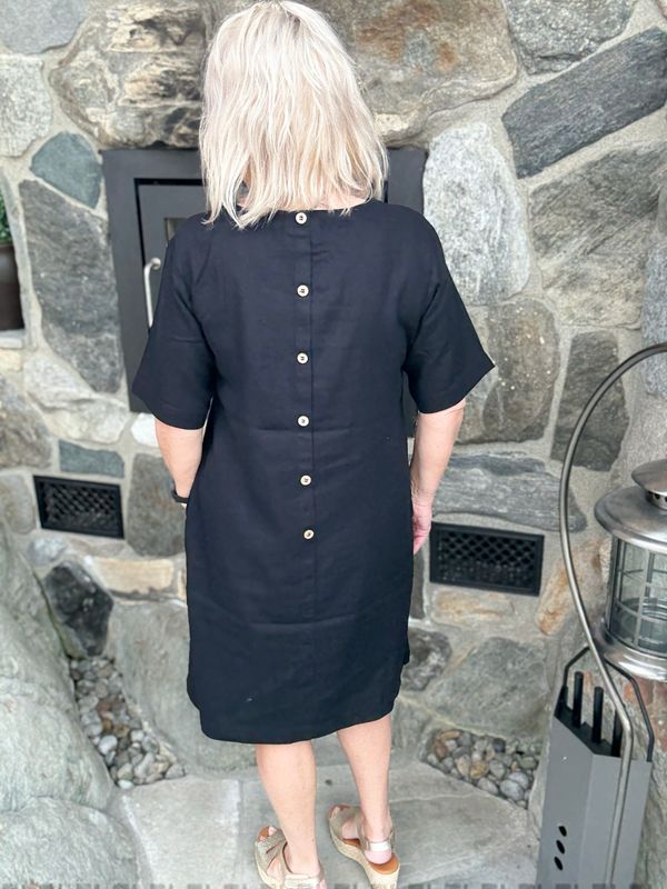 Lava dress med knapper sort